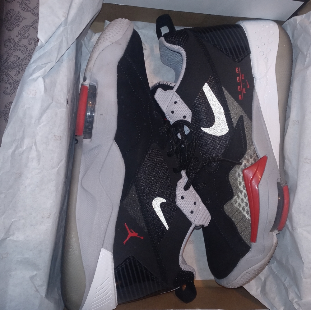 Men's Jordan zoom 92 sz 10 blk/ university red